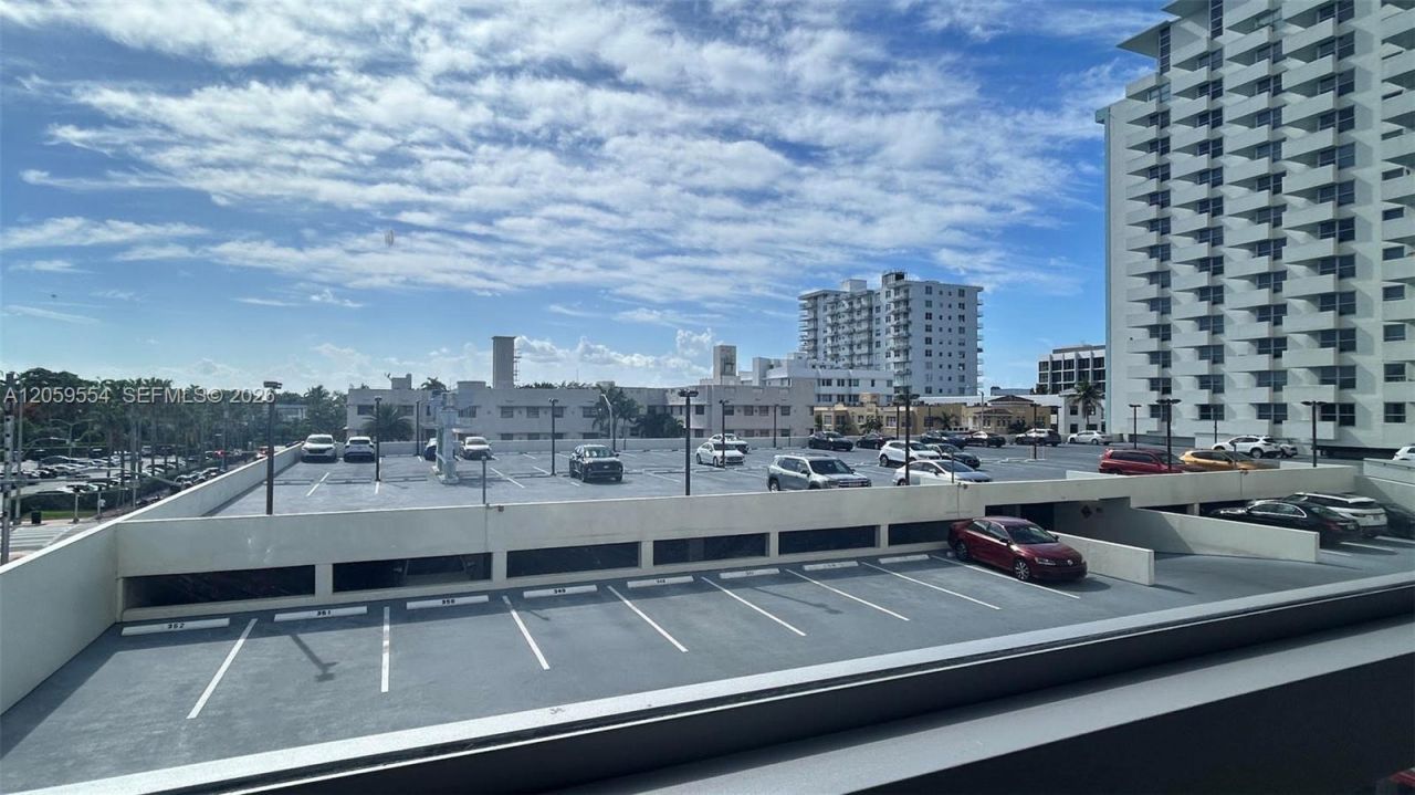 2899 Collins Ave, Unit 450, Miami Beach, FL 33140 Photo