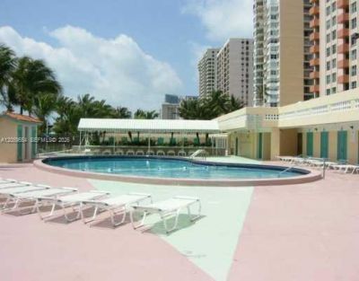 2899 Collins Ave, Unit 450, Miami Beach, FL 33140 Photo