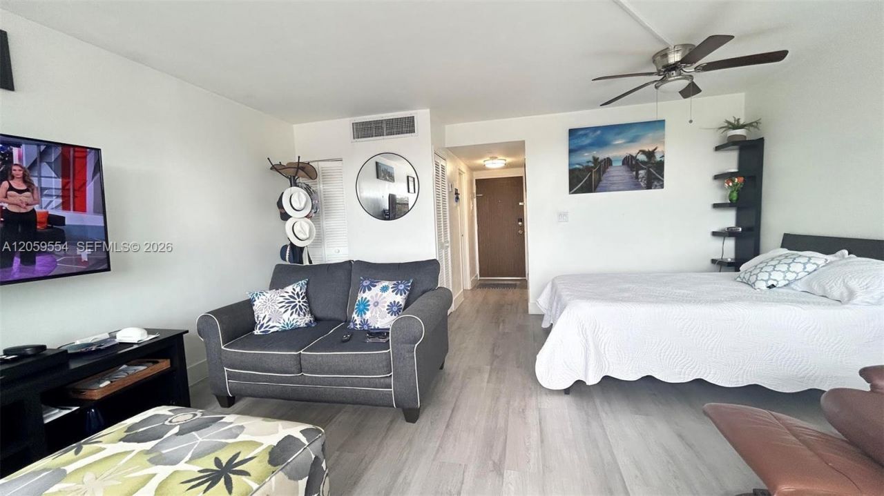2899 Collins Ave, Unit 450, Miami Beach, FL 33140 Photo