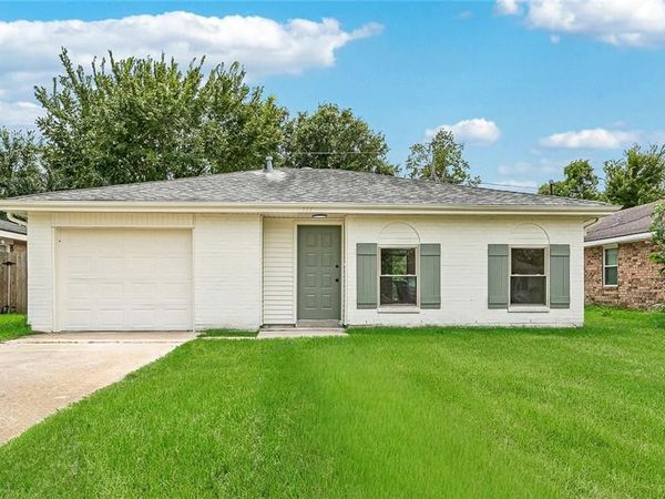 117 DIANNE Drive , St Rose, LA 70087