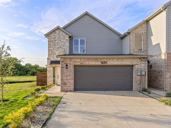 829 Premier Parkway , Grand Prairie, TX 75051