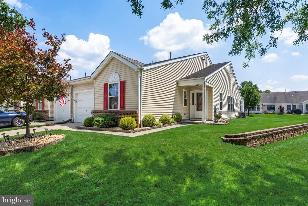 2 Clifford Drive, Mount Laurel, NJ 08054 Main Photo