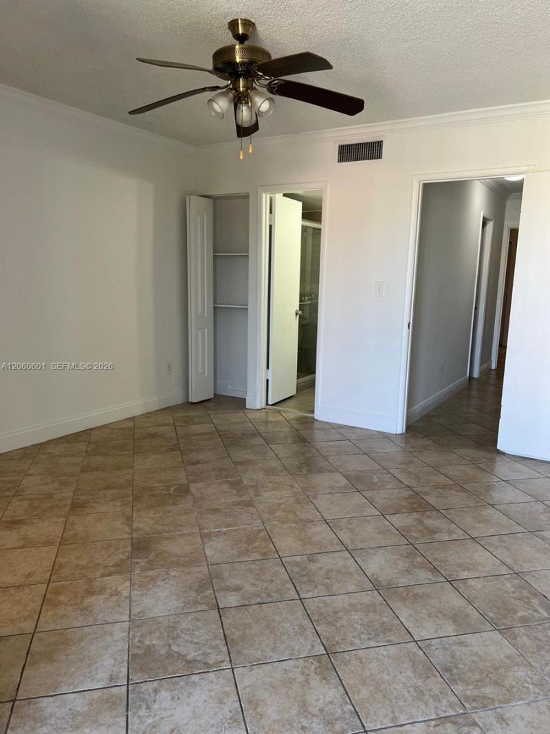 9210 Fontainebleau Blvd, Unit 506, Miami, FL 33172 Photo
