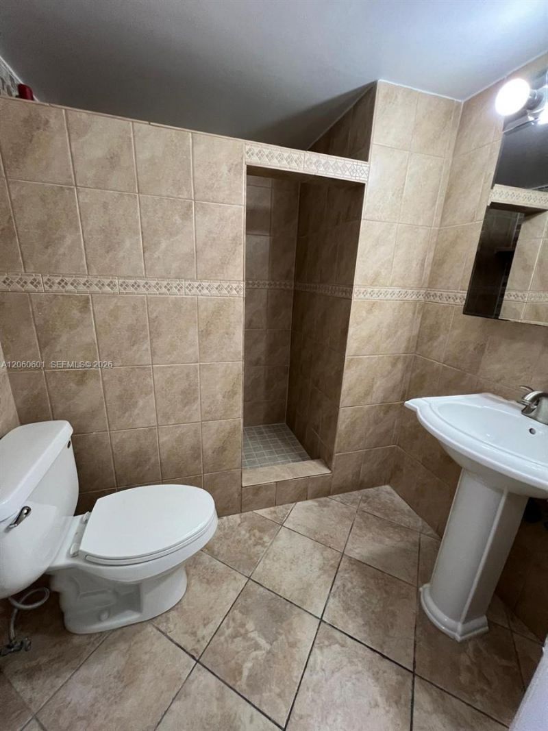 9210 Fontainebleau Blvd, Unit 506, Miami, FL 33172 Photo