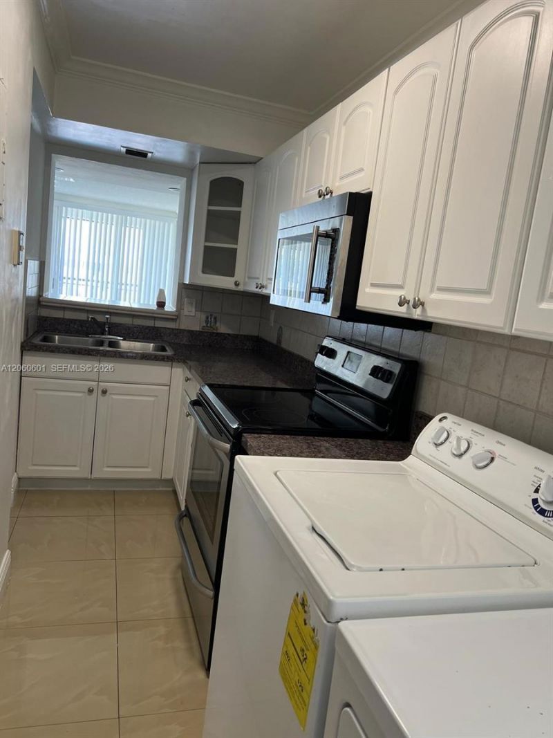 9210 Fontainebleau Blvd, Unit 506, Miami, FL 33172 Photo
