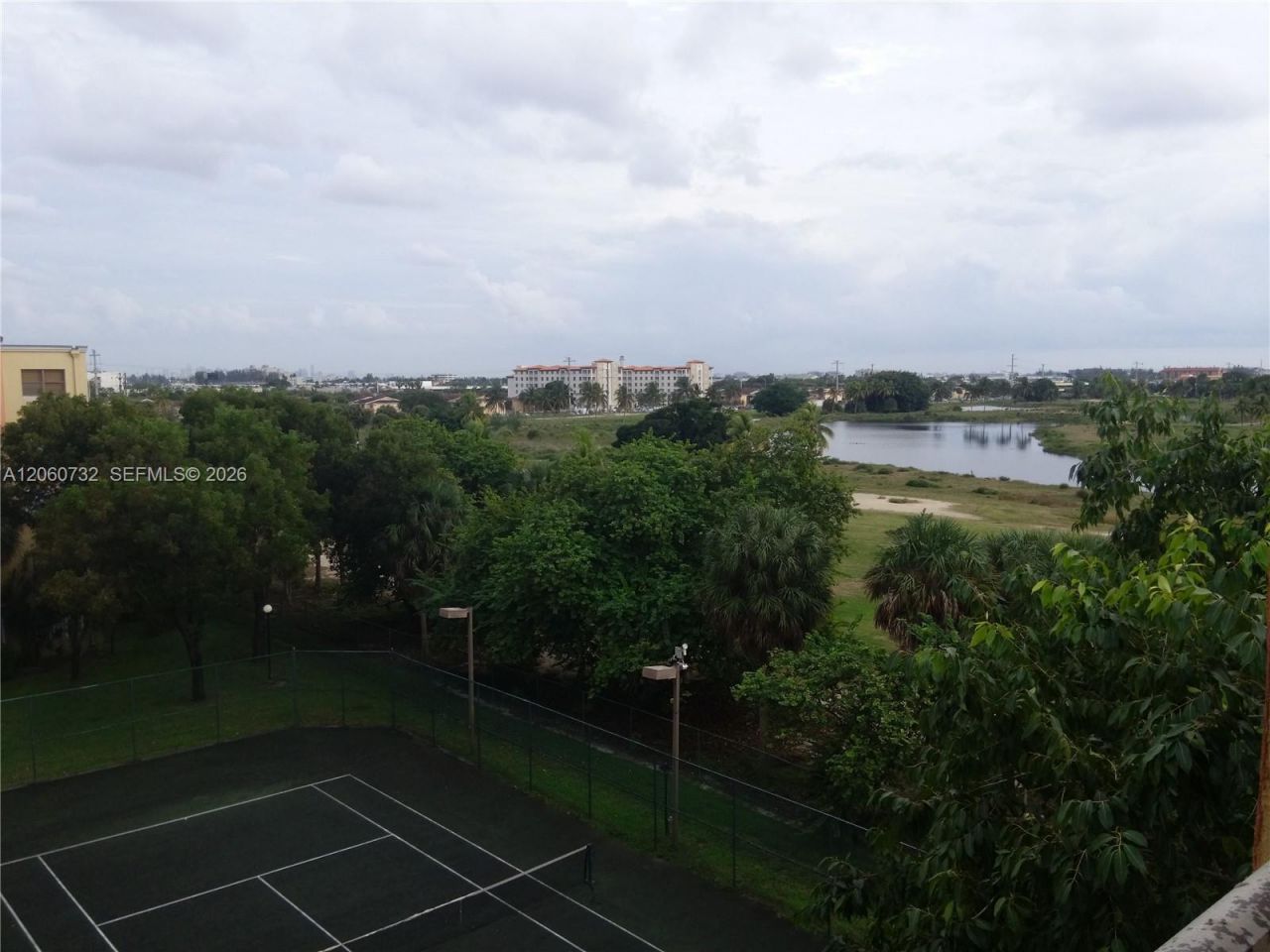 8290 Lake Dr, Unit 510, Doral, FL 33166 Photo