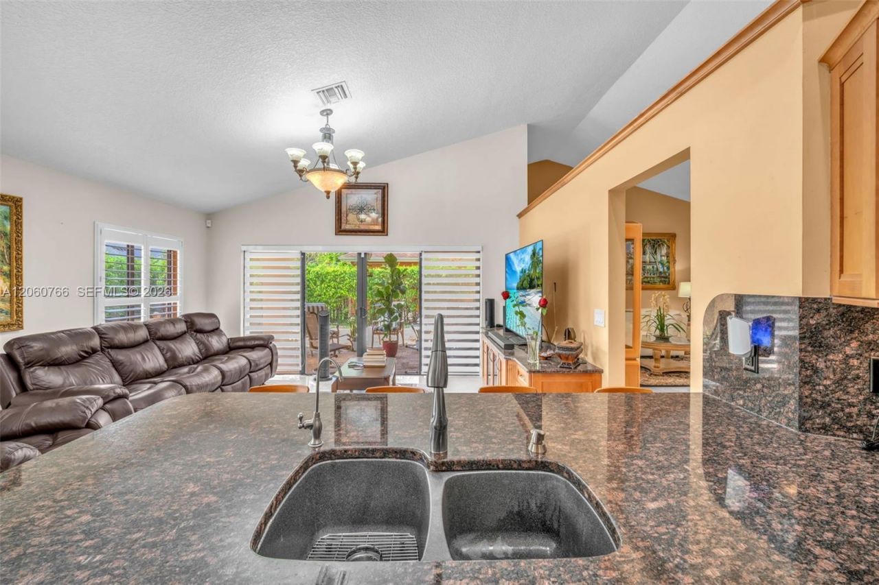 5143 NW 42nd Ter, Coconut Creek, FL 33073 Photo