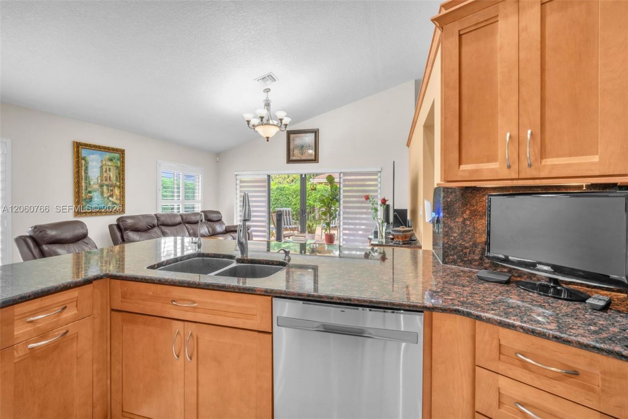 5143 NW 42nd Ter, Coconut Creek, FL 33073 Photo