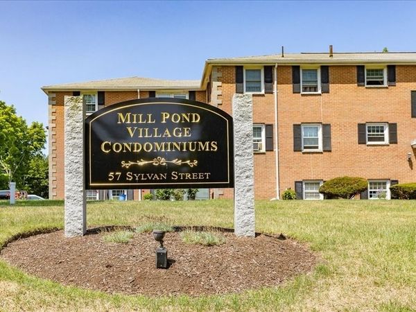57 Sylvan St, Unit 3F, Danvers, MA 01923