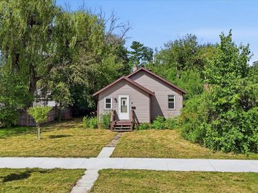 619 NE 3rd Avenue, Grand Rapids, MN 55744