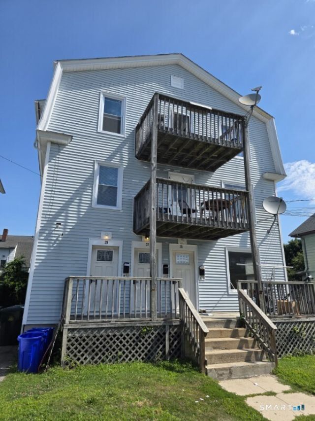 35 Linden , New London, CT 06320 Main Photo