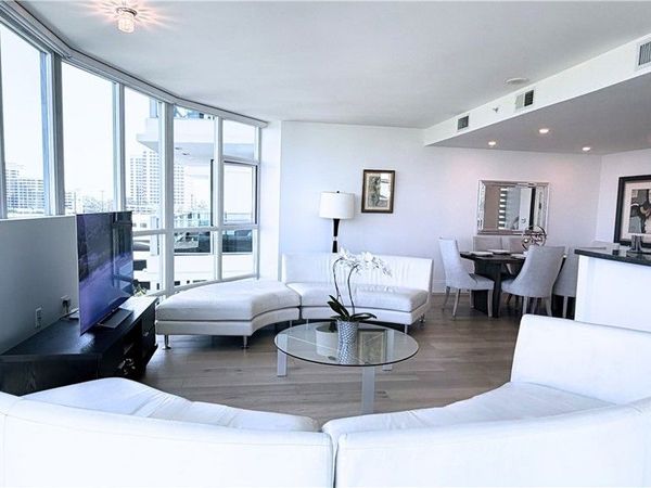3141 Michelson, Unit 808, Irvine, CA 92612