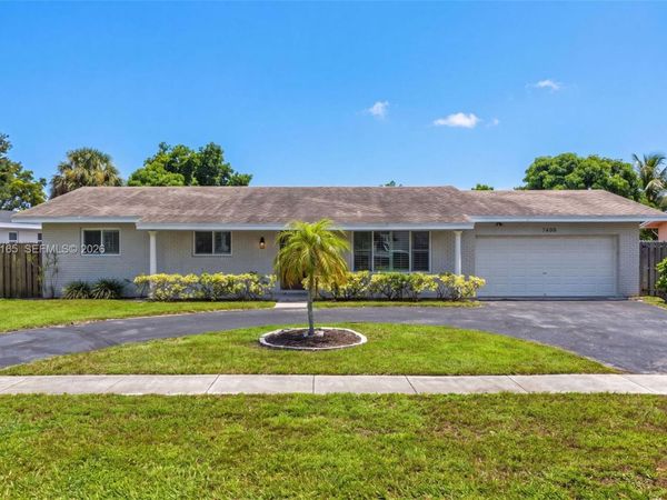 7400 NW 15th St , Plantation, FL 33313