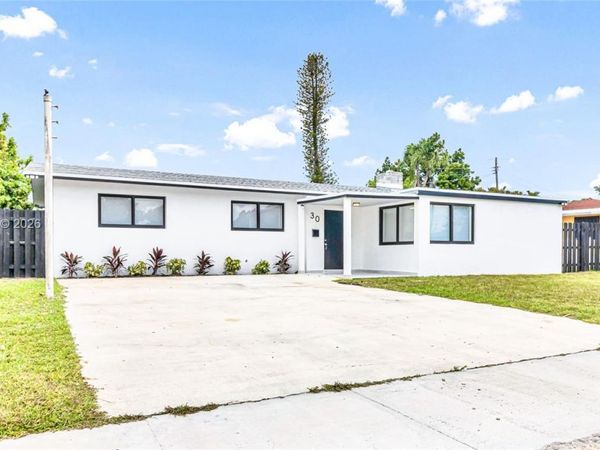 30 NE 193rd Ter , Miami, FL 33179