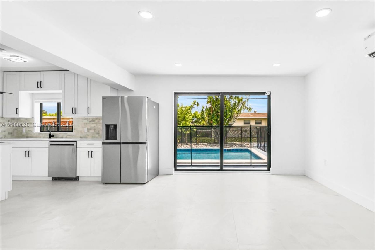 30 NE 193rd Ter, Miami, FL 33179 Photo