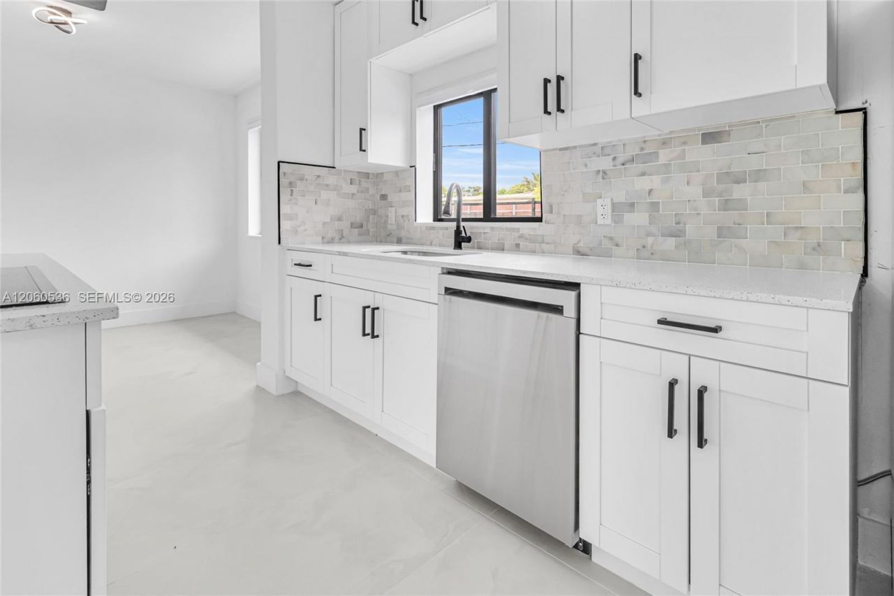 30 NE 193rd Ter, Miami, FL 33179 Photo