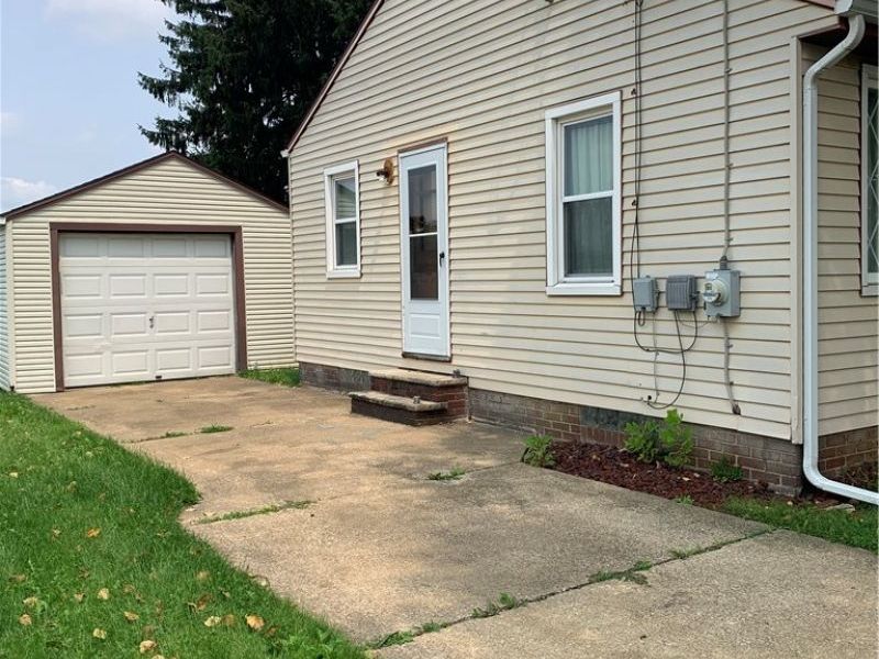 1017 Wellman Street, Louisville, OH 44641 Photo 2