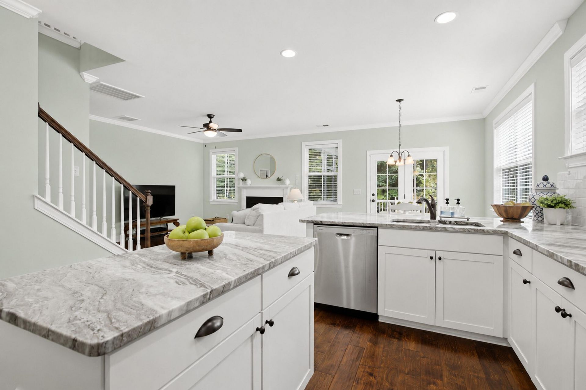 5353 Birdie Lane Photo 7