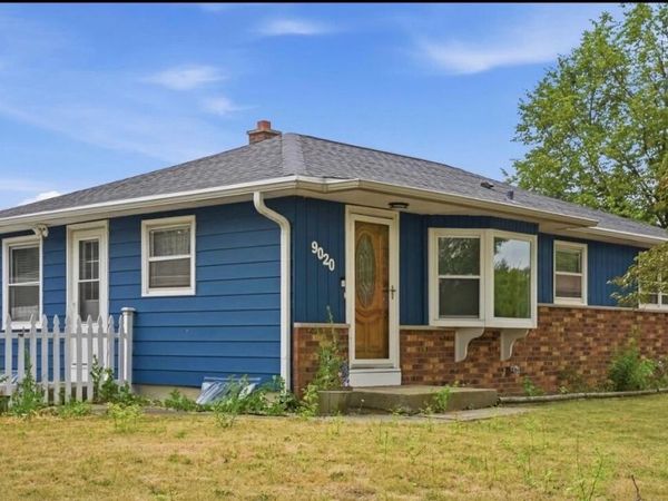 9020 S Chicago COURT, Oak Creek, WI 53154
