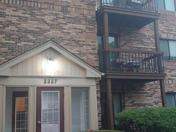 2227 W Nichols Road , Unit E, Arlington Heights, IL 60004