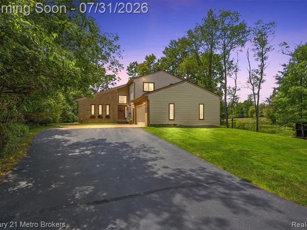 8381 Rattalee Lake Road, Springfield Township, Mi 48348