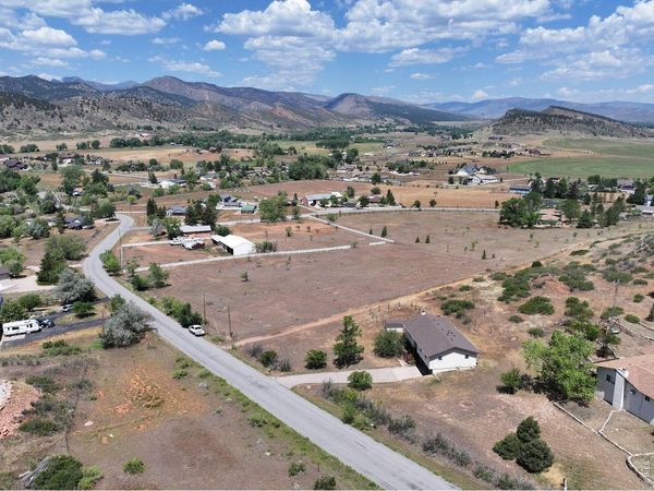 7513 Leslie Dr, Loveland, CO 80537