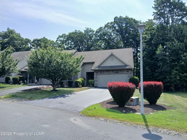 1041 S Appian Way, Hazle Twp, PA 18202