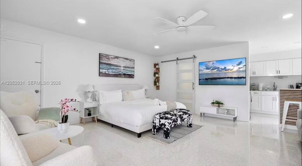 333 Palm St , Hollywood, FL 33019 Photo