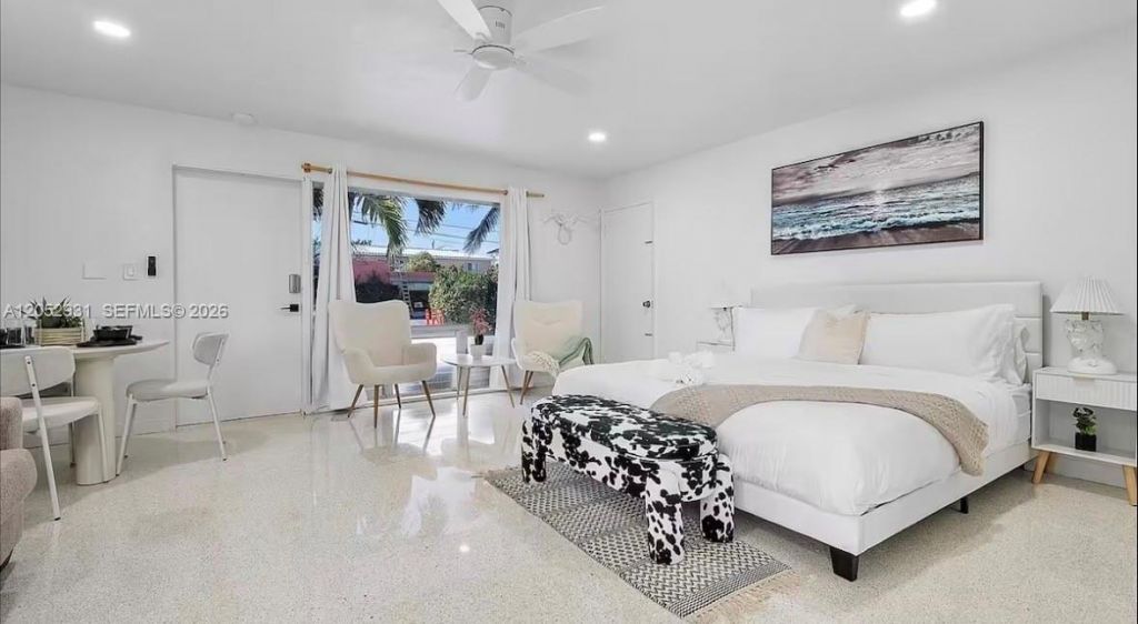 333 Palm St , Hollywood, FL 33019 Photo