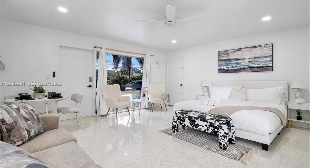 333 Palm St , Hollywood, FL 33019 Photo