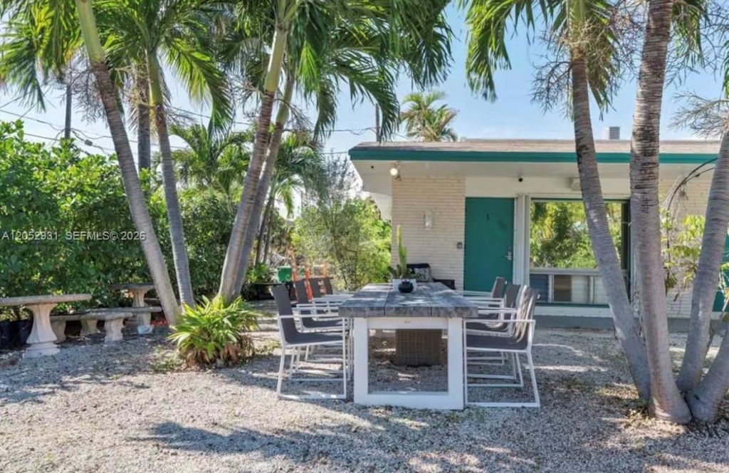 333 Palm St , Hollywood, FL 33019 Photo