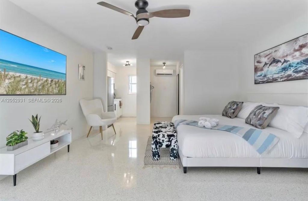 333 Palm St , Hollywood, FL 33019 Photo
