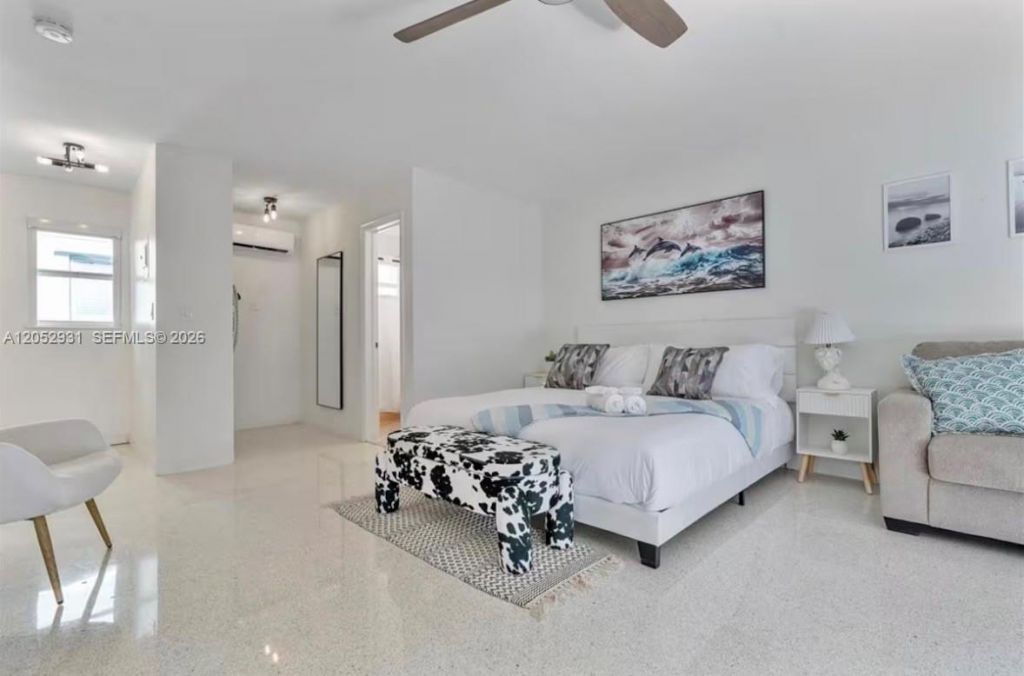 333 Palm St , Hollywood, FL 33019 Photo