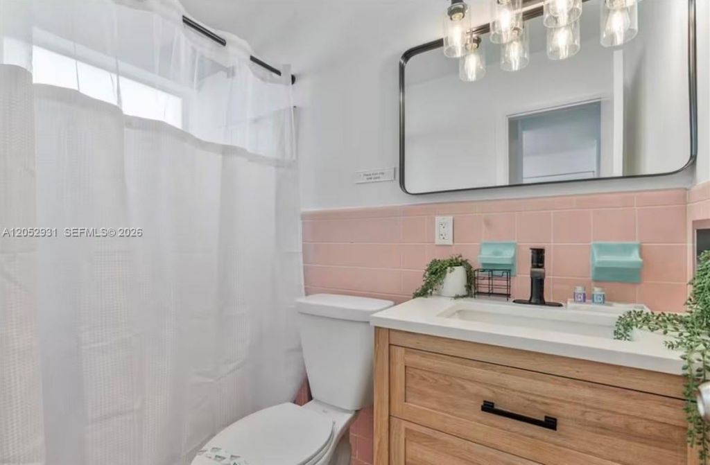 333 Palm St , Hollywood, FL 33019 Photo