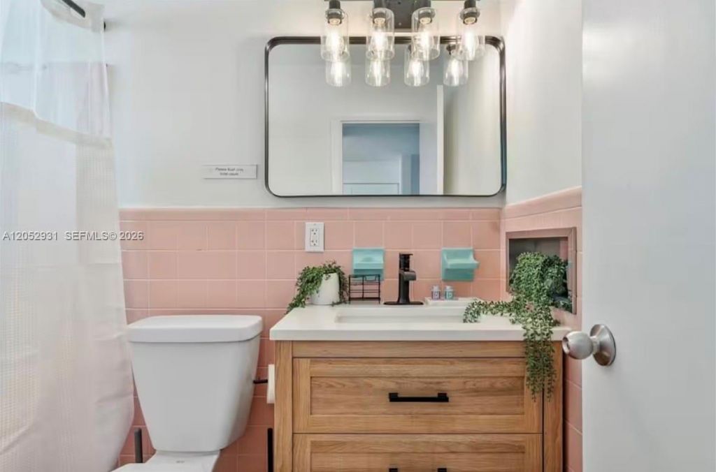 333 Palm St , Hollywood, FL 33019 Photo