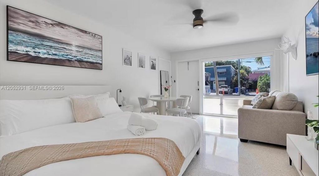 333 Palm St , Hollywood, FL 33019 Photo