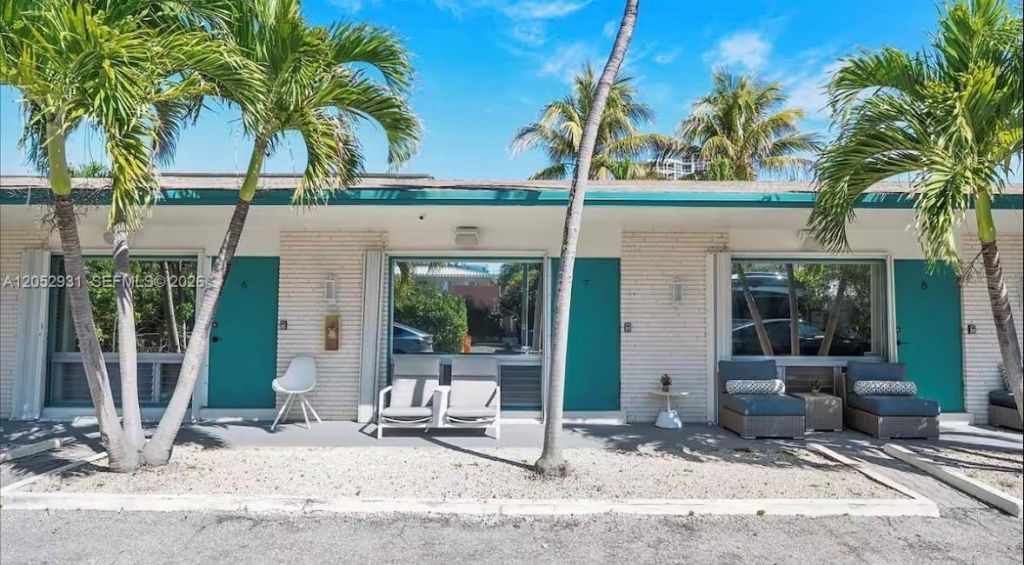 333 Palm St , Hollywood, FL 33019 Photo