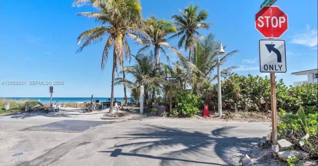 333 Palm St , Hollywood, FL 33019 Photo