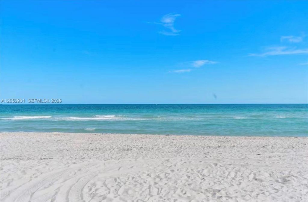 333 Palm St , Hollywood, FL 33019 Photo