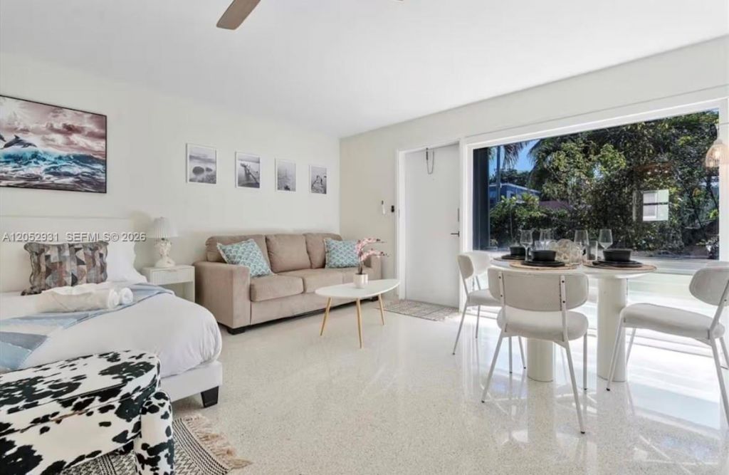 333 Palm St , Hollywood, FL 33019 Photo