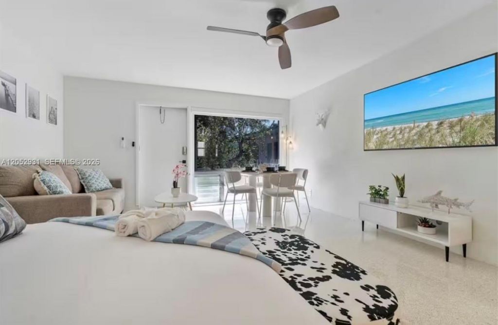 333 Palm St , Hollywood, FL 33019 Photo