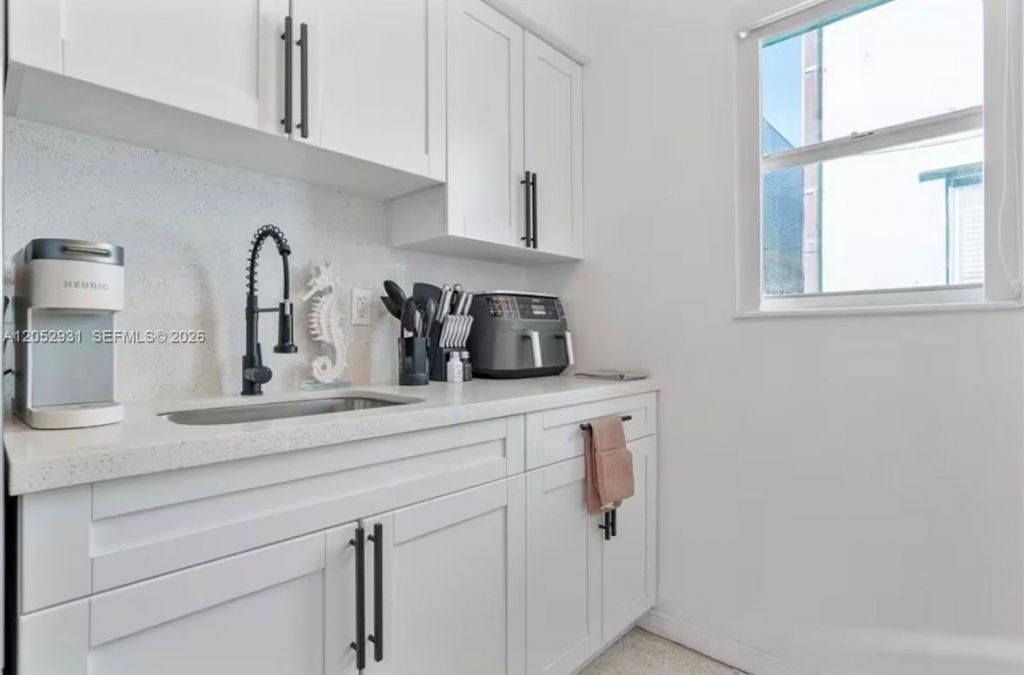 333 Palm St , Hollywood, FL 33019 Photo