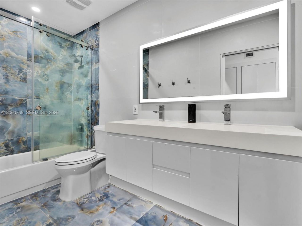 3731 N Country Club Dr, Unit PH-24, Aventura, FL 33180 Photo