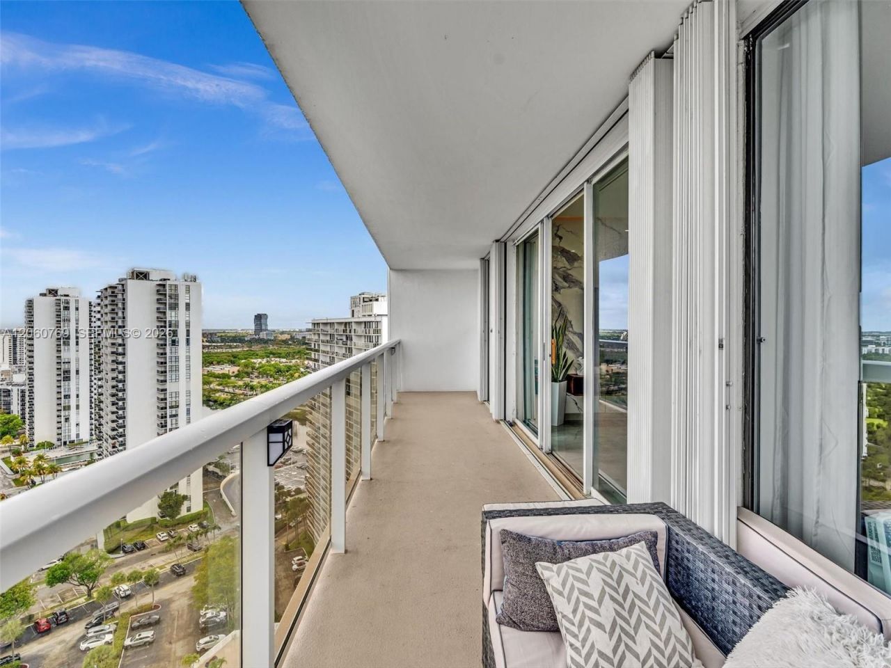 3731 N Country Club Dr, Unit PH-24, Aventura, FL 33180 Photo