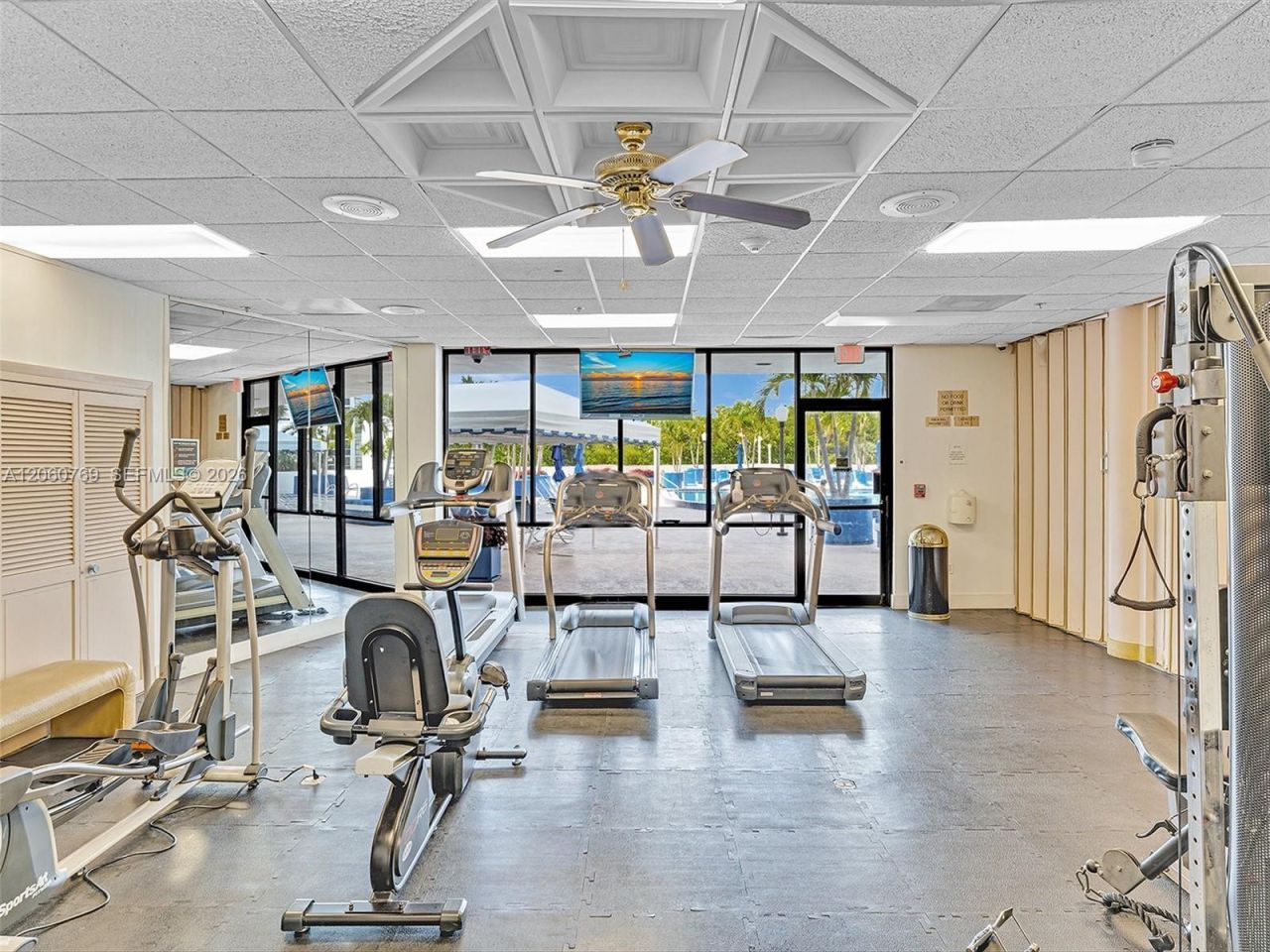 3731 N Country Club Dr, Unit PH-24, Aventura, FL 33180 Photo