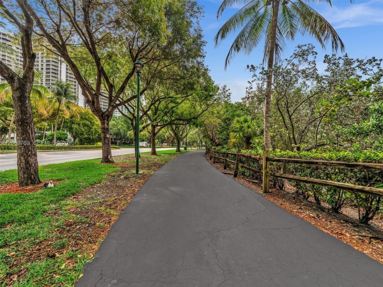 3731 N Country Club Dr, Unit PH-24, Aventura, FL 33180 Photo