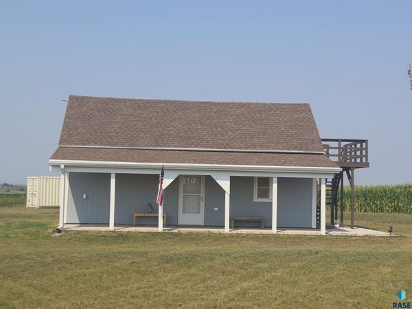 25526 450th Ave, Montrose, SD 57048
