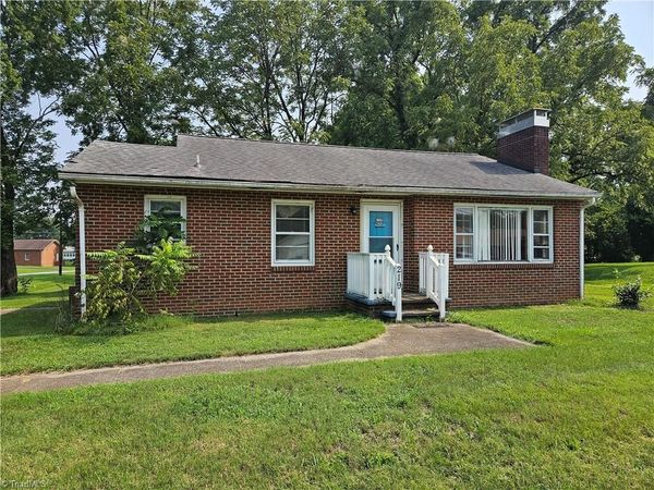 219 Cedarbrook Road , Jonesville, NC 28642