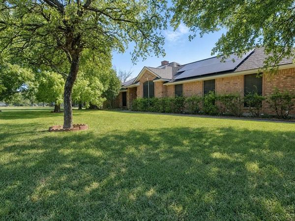 213 Diamond Oaks Drive, Hudson Oaks, TX 76087