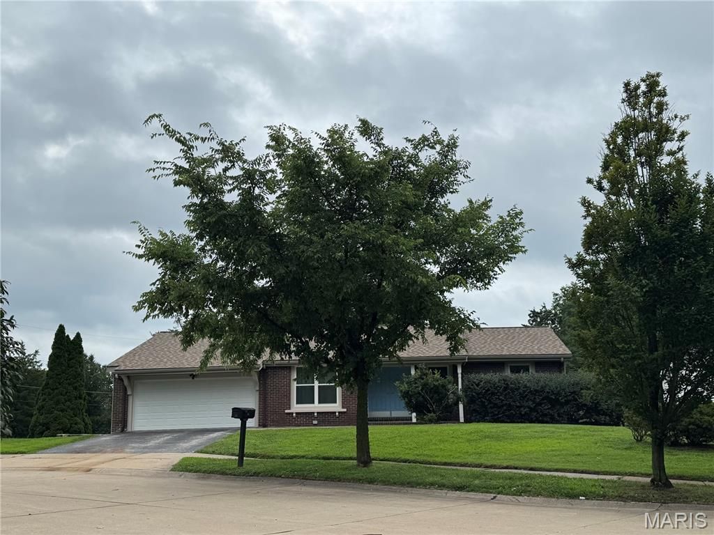 50 White Plains Drive , Chesterfield, MO 63017 Main Photo